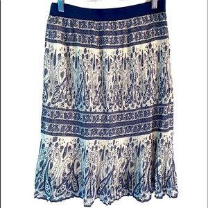 Pleated blue and white printed shirt